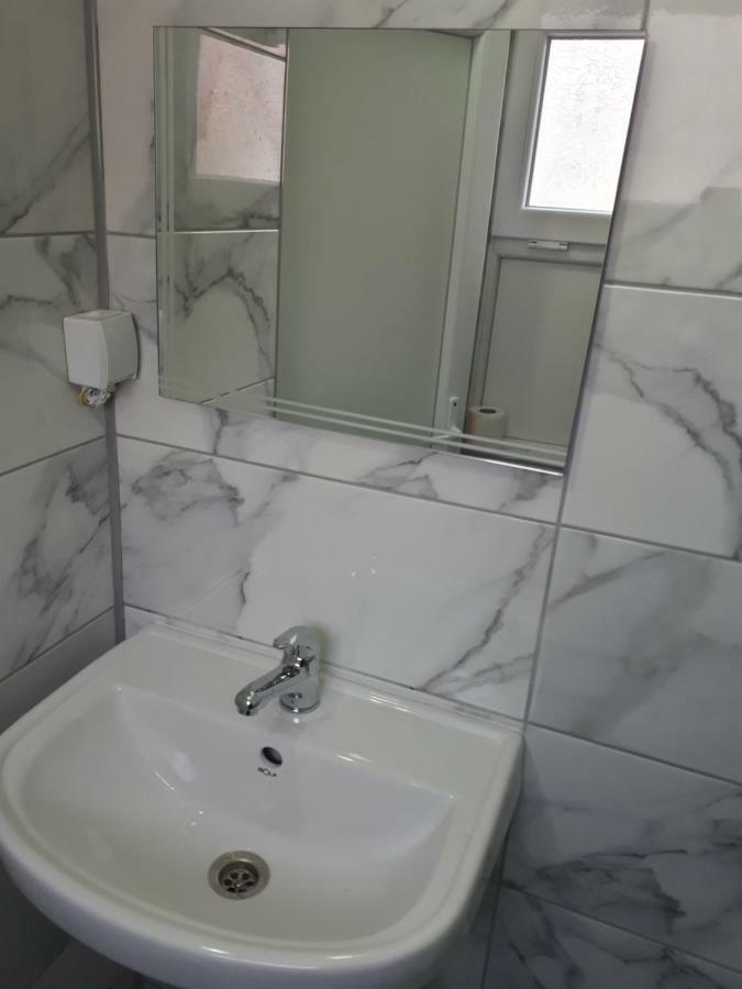 Edelweiss Hostel Štip المظهر الخارجي الصورة